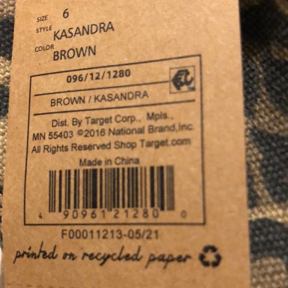 New with tags Ladies slip on shoes - Picture 5 of 6